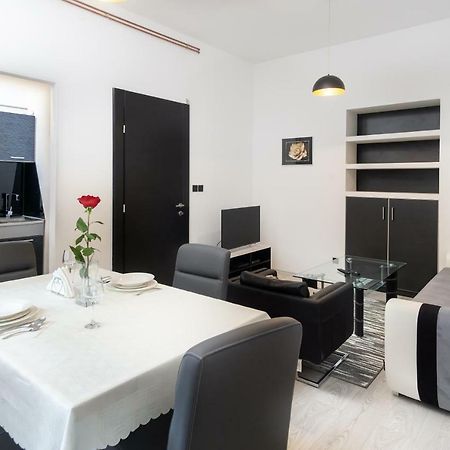 Apartman Ambasador Zagreb Buitenkant foto