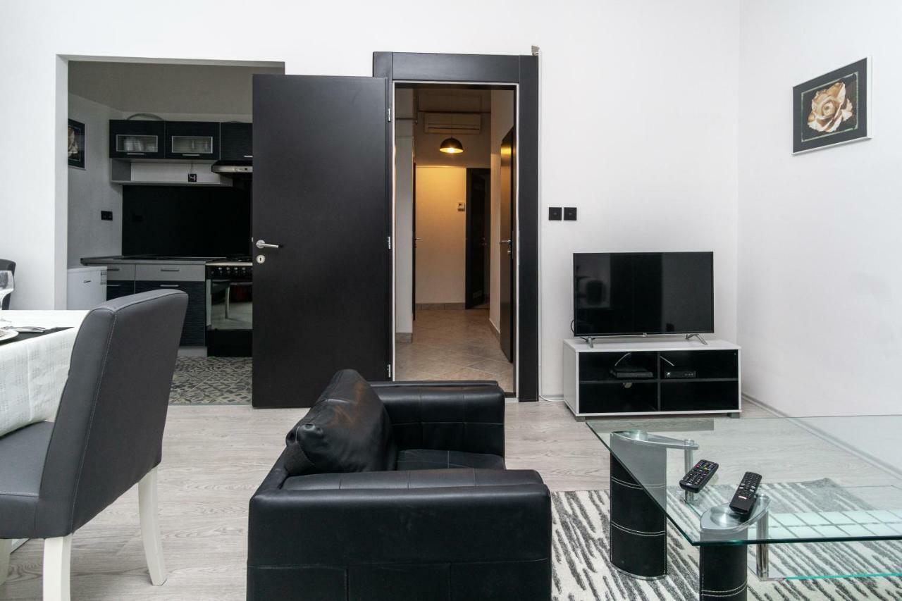 Apartman Ambasador Zagreb Buitenkant foto