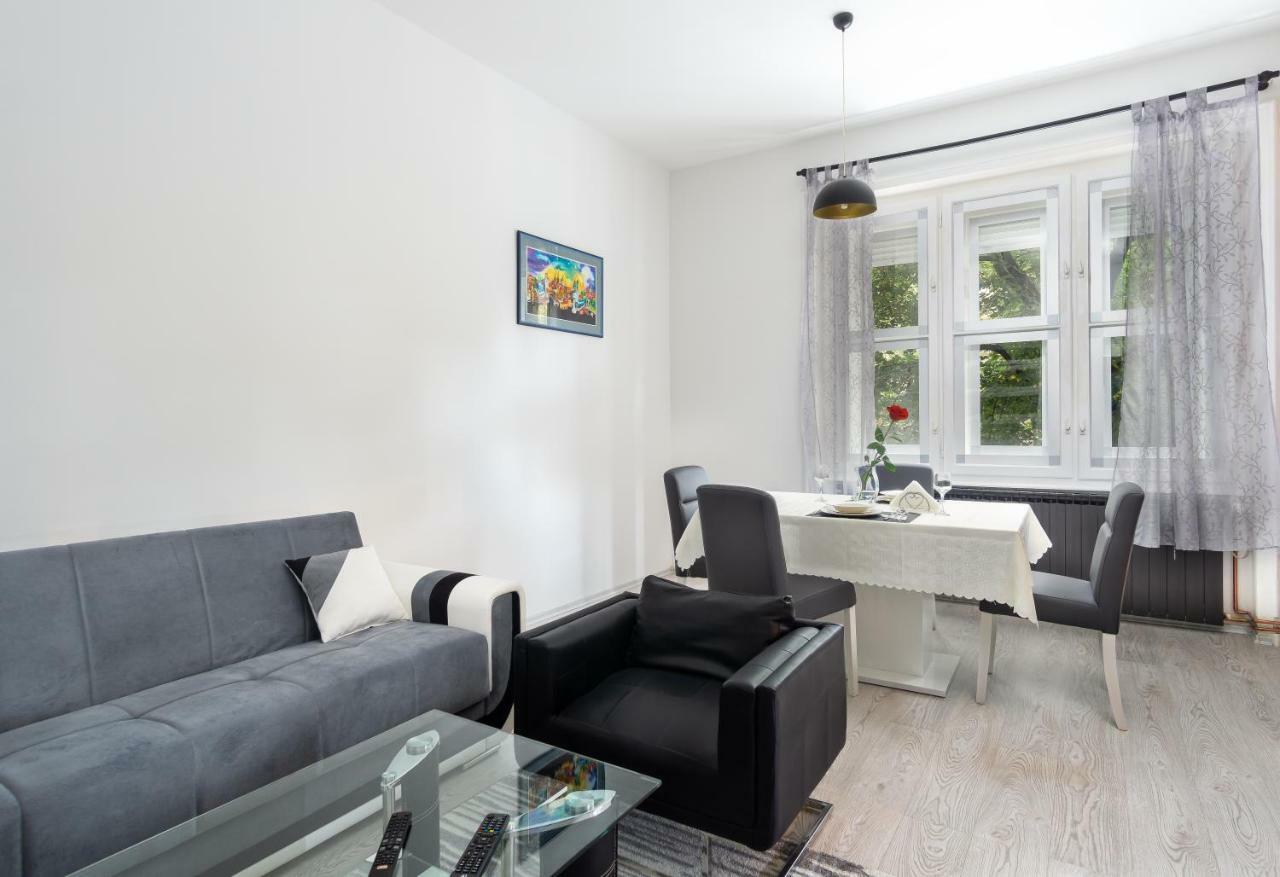 Apartman Ambasador Zagreb Buitenkant foto