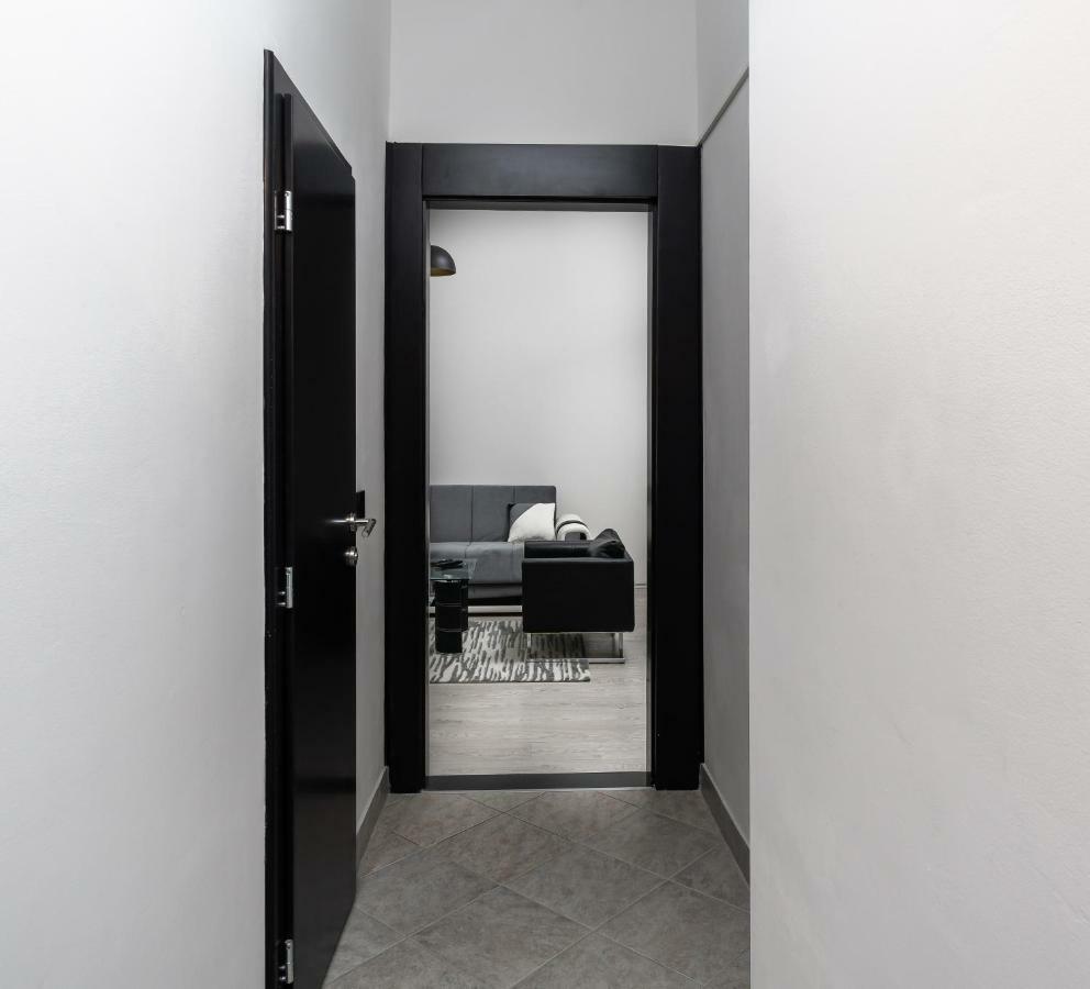Apartman Ambasador Zagreb Buitenkant foto